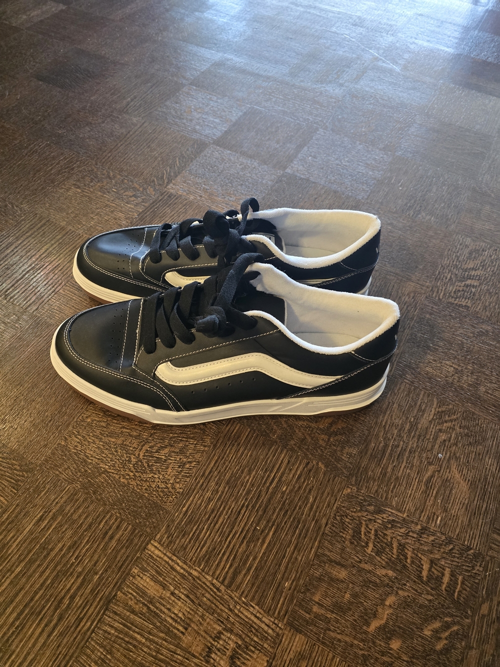 NWOT Men's Vans Black Leather Shoes size 12